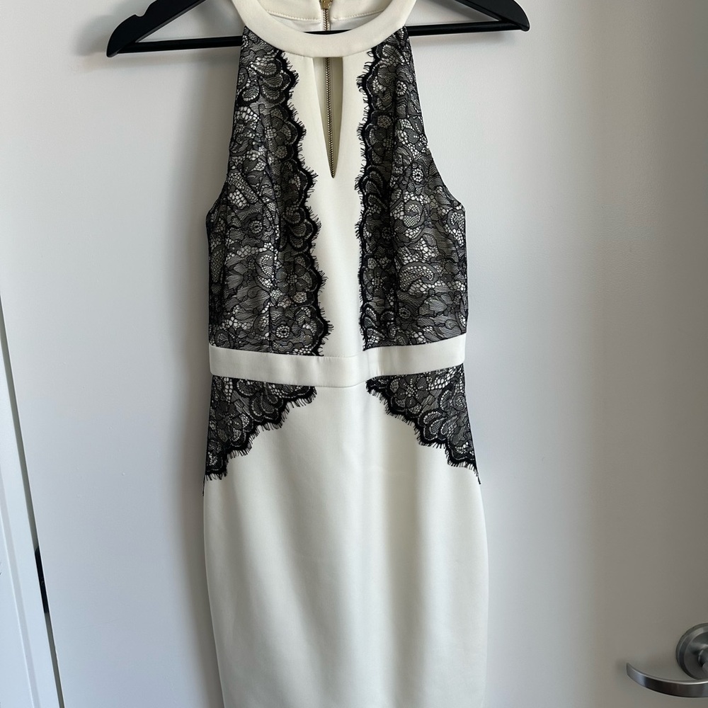 Elegant Black and White Lace Dress guess XS Petite